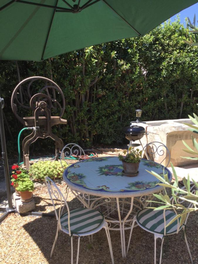 Les Hirondelles Bed and Breakfast Argeliers Εξωτερικό φωτογραφία
